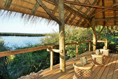 chobe bakwena lodge chill out uitzicht over rivier.jpg