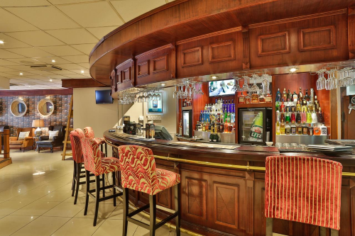 birchwood executive hotel bar.png