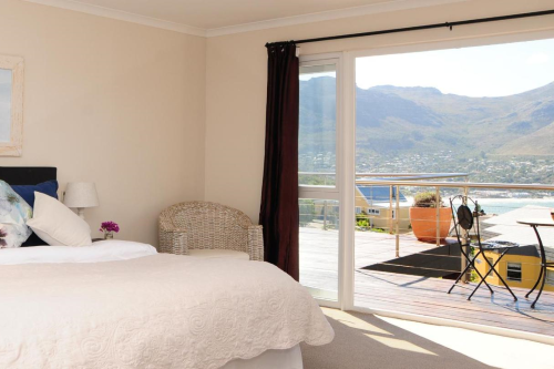 hout bay breeze guest house kamer 2.png