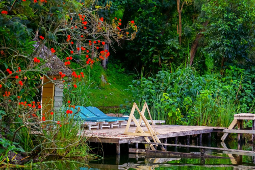 lake bunyonyi overland resort ligbedden.png