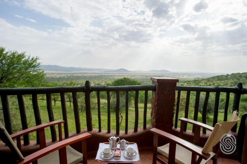 serengeti serena safari lodge balkon.png