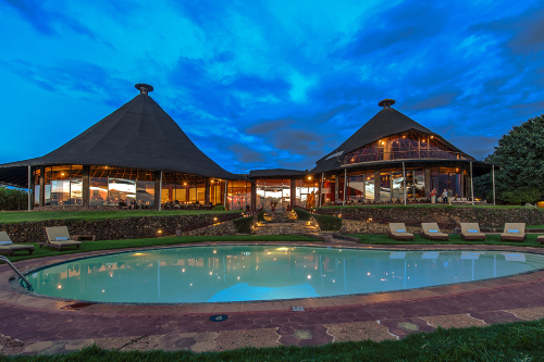 ngorongoro sopa lodge zwembad.png