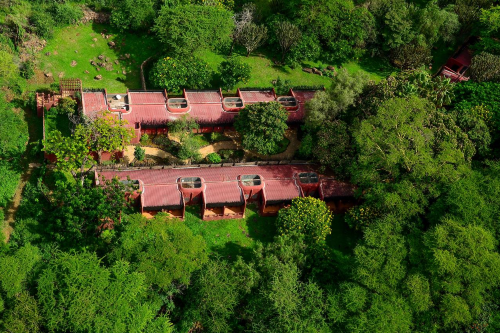 amboseli serena lodge vanuit de lucht.png