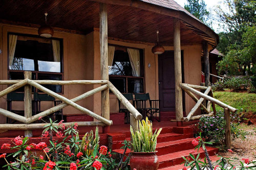 masai mara sopa lodge kamer buitenkant.png