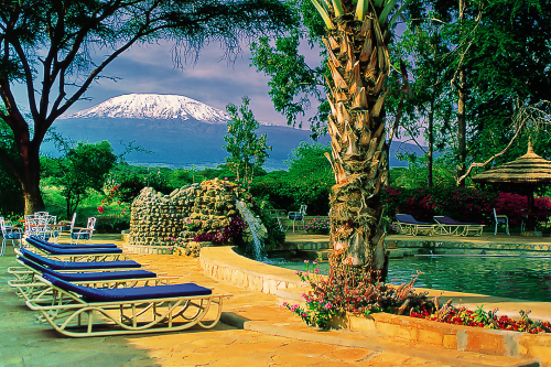 amboseli sopa lodge zwembad uitzicht kilimanjaro.png