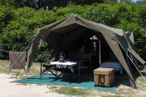 south gate moremi camp tent buitenkant.jpg