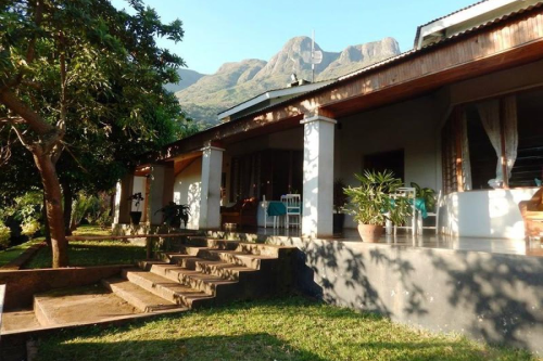 kara o mula country lodge buitenkant 2.png