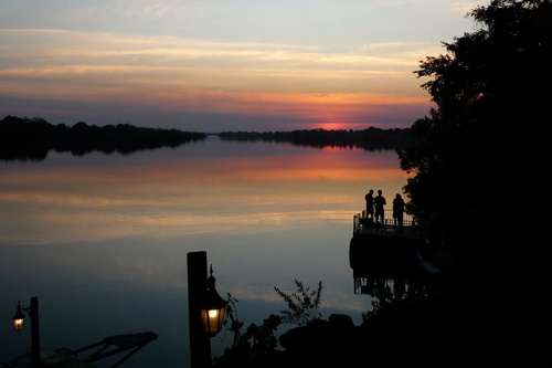 victoria falls waterfront zonsondergang 001.png