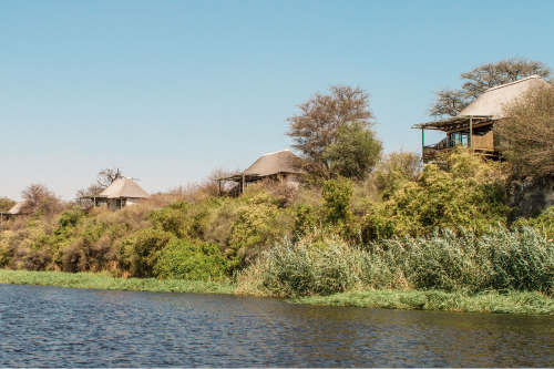 leroo la tau kamer vanaf rivier met water.png