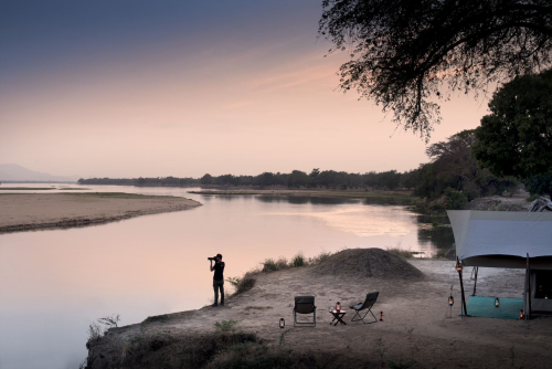 zambezi expeditions tent aan de rivier.png