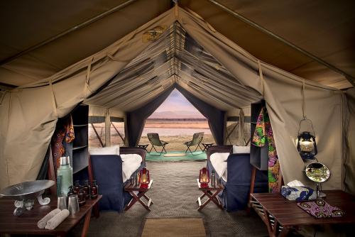 zambezi expeditions tent van binnen.png