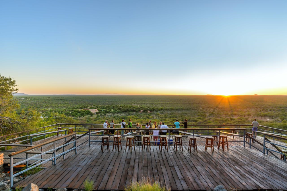 damara mopane lodge uitzicht.png