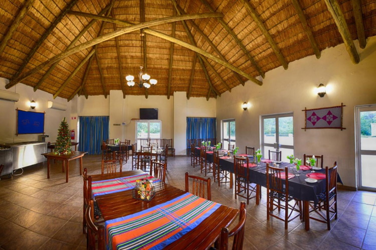 awelani lodge restaurant.jpg