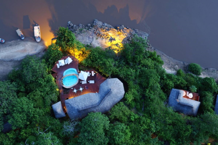 serena mivumo river lodge luchtfoto.jpg