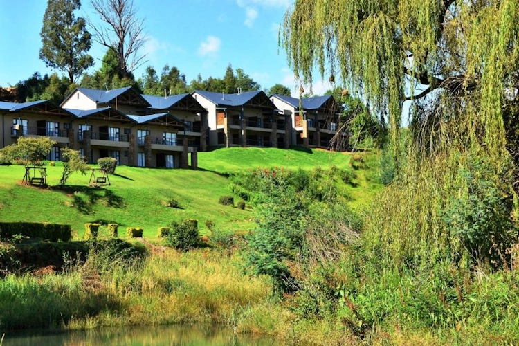 premier sani pass resort buiten.webp