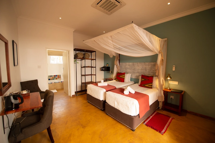 zimbabwe victoria falls phezulu guest house 002.webp